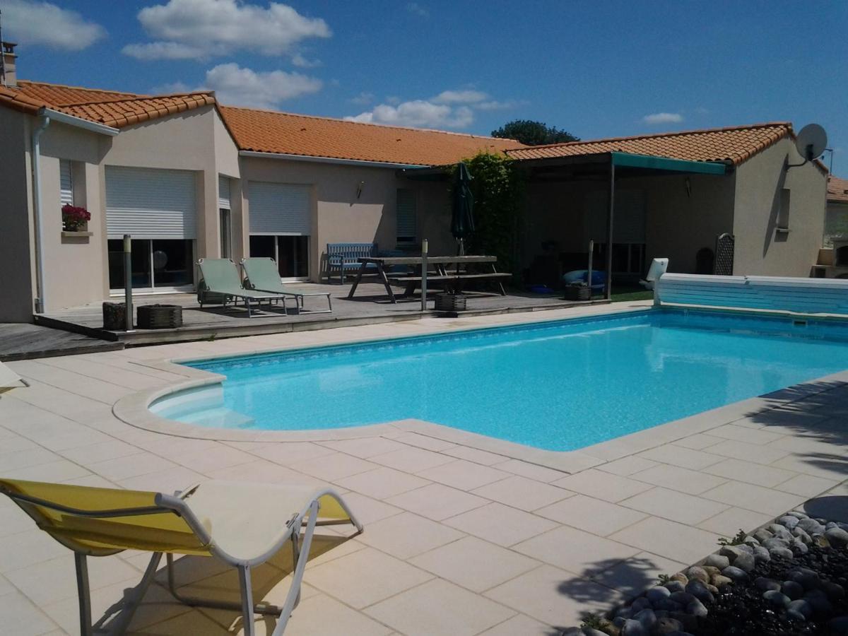 La Chambre Des Amis Parthenay Eksteriør billede